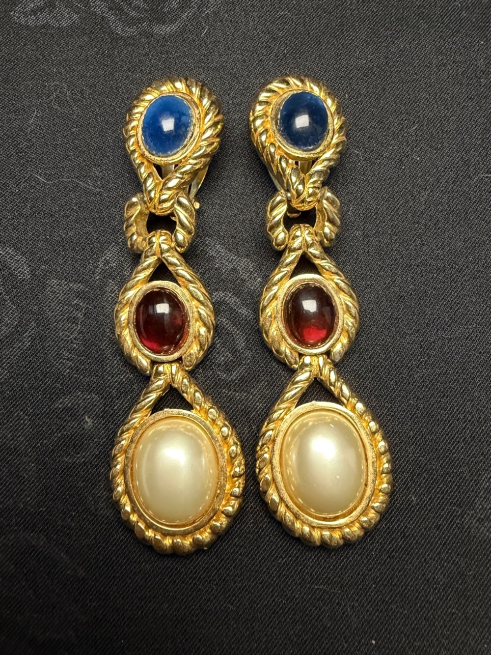 VINTAGE Ciner Gold Plate Rope Red & Blue Gripoix Glass Dangle Clip On Earrings